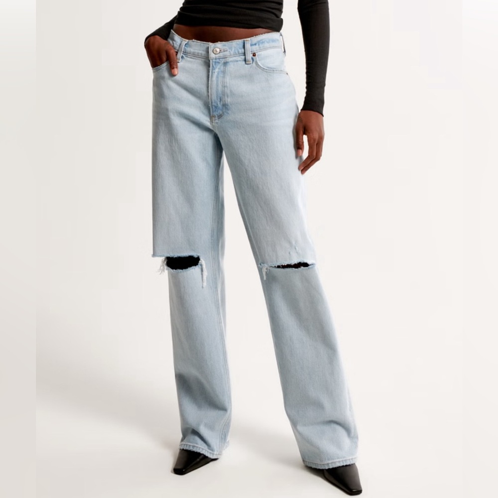 Abercrombie Low Rise Baggy Jean - Light Destroy